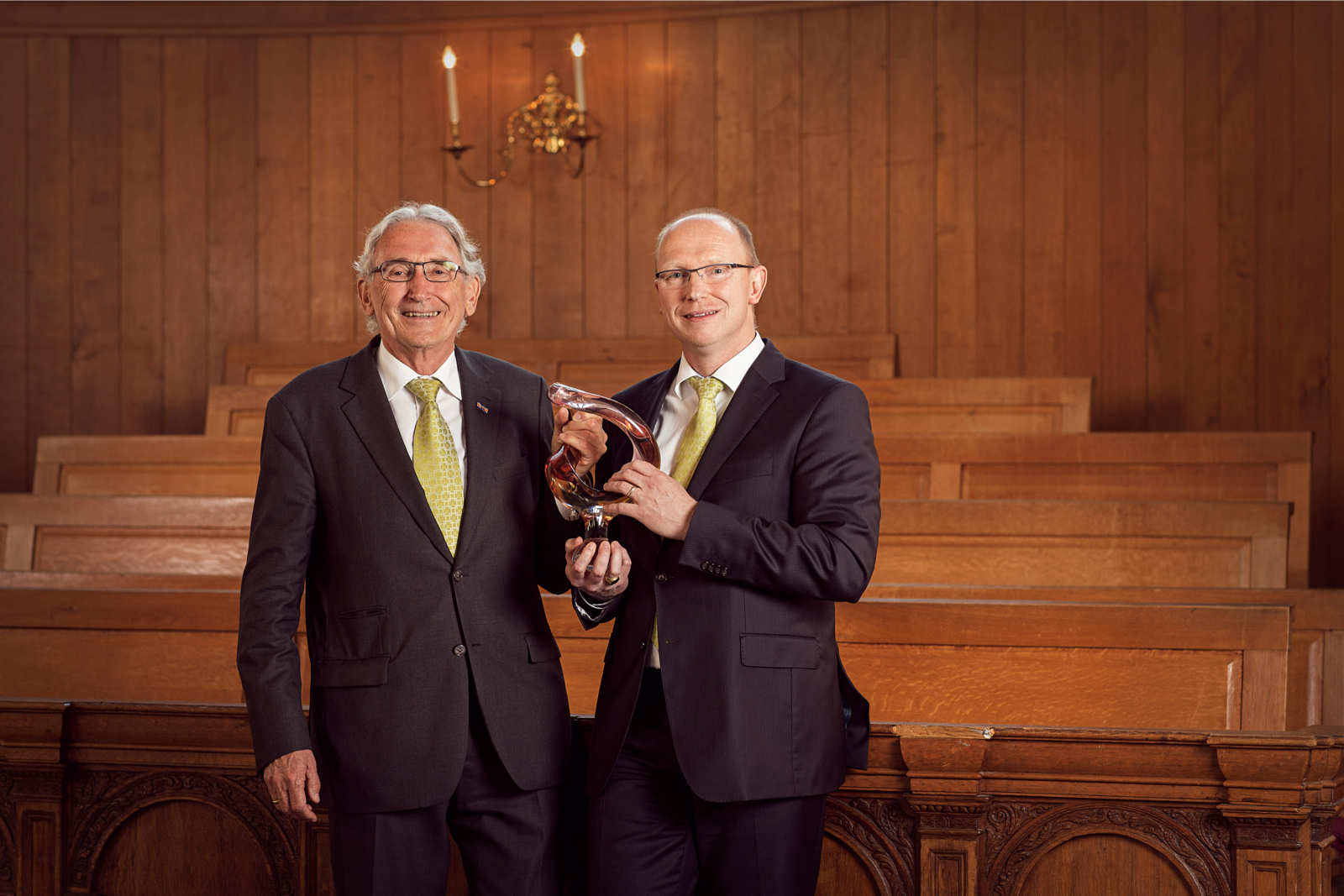 Piet en Jaap Mazereeuw met de Familiebedrijven Award 2016