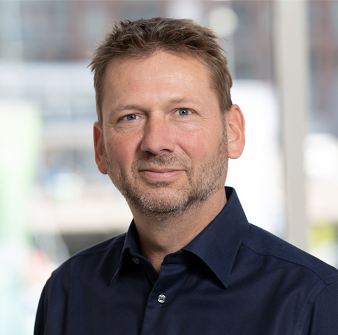 Dirk Neelis is met ingang van 1 september 2022 benoemd tot Chief Financial Officer en lid van de Raad van Bestuur van Enza Zaden. 